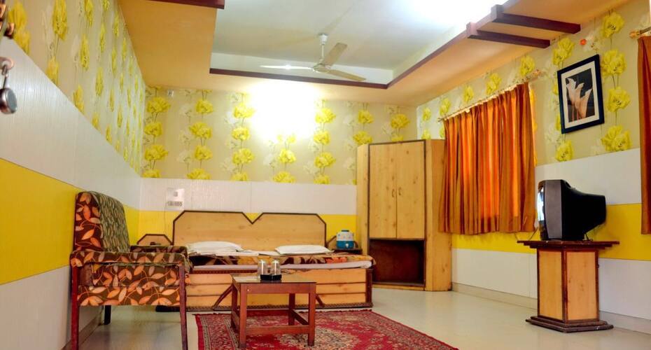 Hotel Royal, Pachmarhi 2